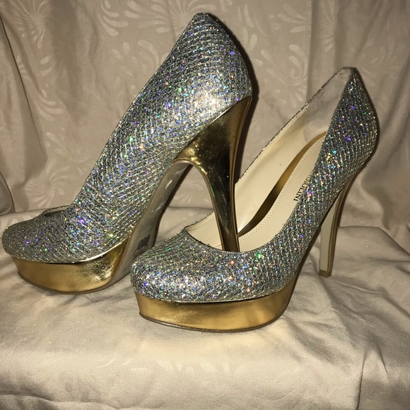 enzo angiolini gold heels